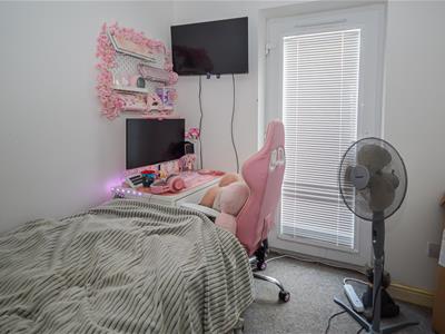 Picture 4